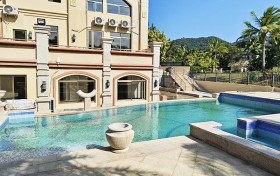 解码三亚别墅泳池健康水质方案：广州千叶专业泳池设备赋能高效水处理