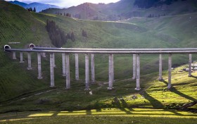 卡本预应力碳板赋能桥梁加固养护，大幅提升承载力和刚度、减小挠度变形